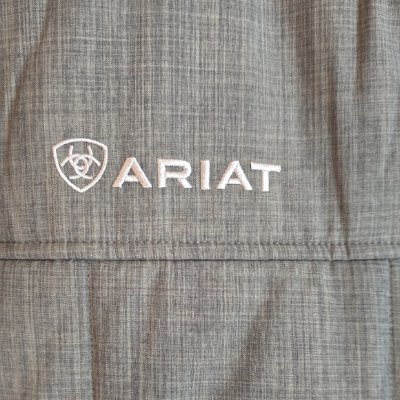 Ariat Green Puffer Jacket with Insulated Design - Picture 2 of 5